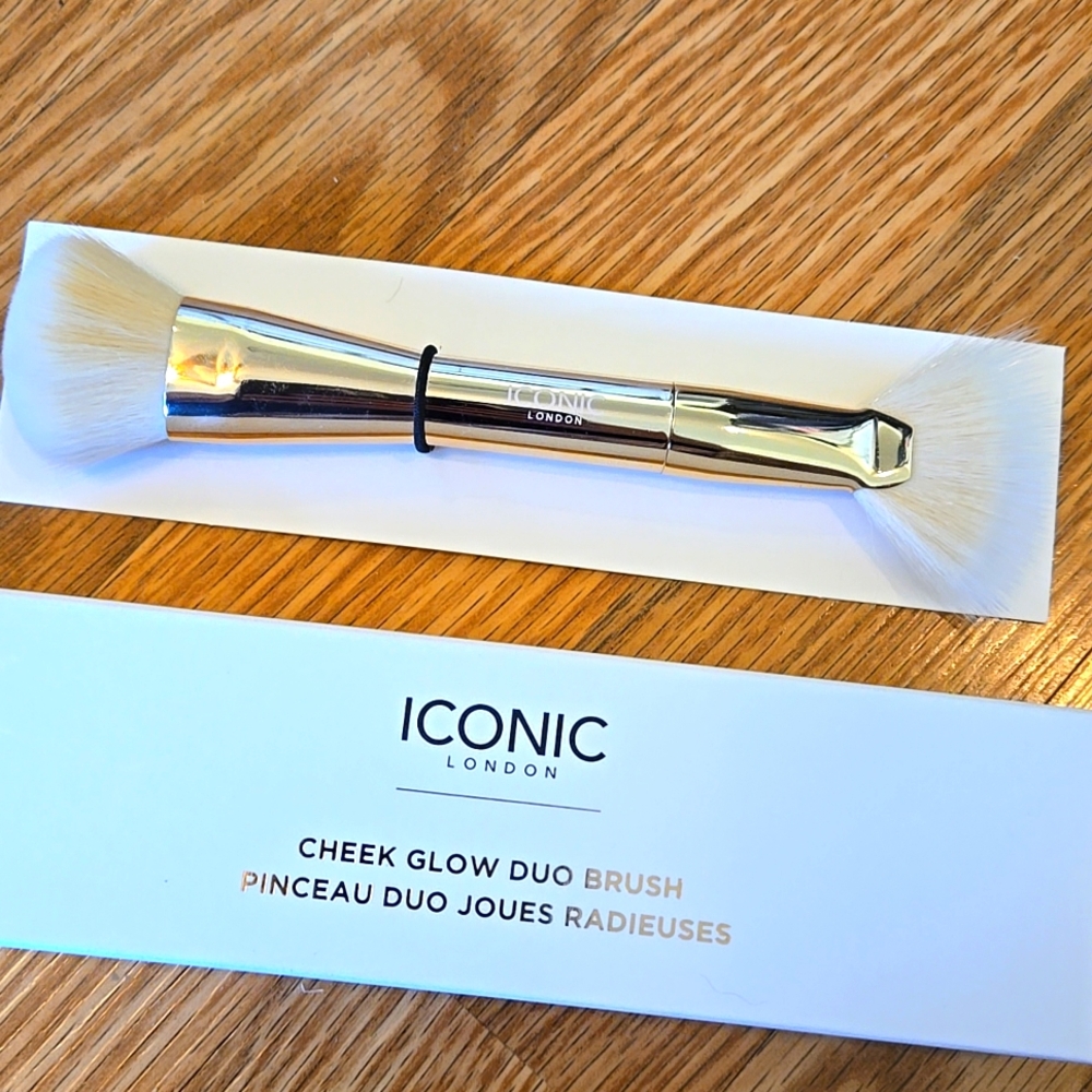 Cheek Glow Duo Brush